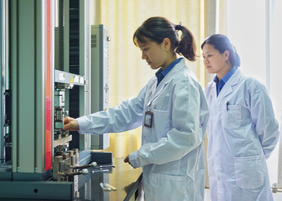 ����������