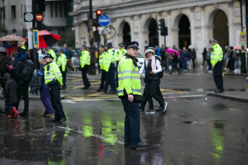 DM柔软亲肤多色彩反光执勤雨衣，握别雨天闷热，更安全更舒服